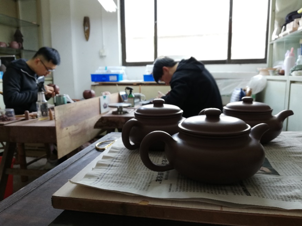Abb. 4 Herstellung einer Teekanne